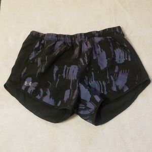 Under Armour Heat Gear loose fit athletic shorts